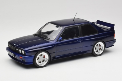 BMW M3 E30 Macau Blue 1:18 (IXO)