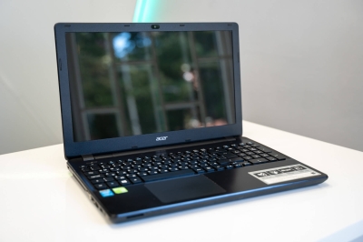 (Употребяван) лаптоп Acer Aspire E 15 - Intel Core i3 4005U / 8GB / 240GB / 15.6"