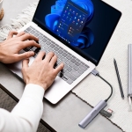 Unitek хъб USB3.0/2.0 HUB 4 port uHUB Q4 - USB-A input - USB3.0 x 1, USB2.0 x 3 - H1208A