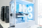 Gaming PC Snow White - AMD Ryzen 7 7800X3D / AMD RX 9070 XT 16GB / 32GB / 1TB NVMe / Lancool 207